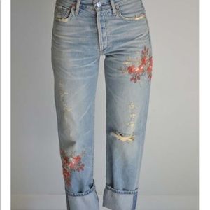 FLORAL EMBROIDERED JEANS